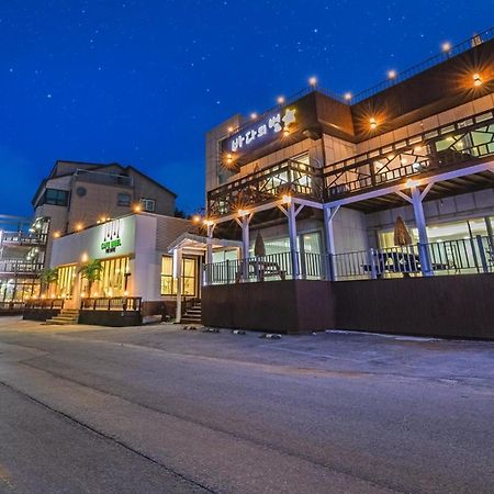 Gangneung Badauibyeol Pension Exteriér fotografie